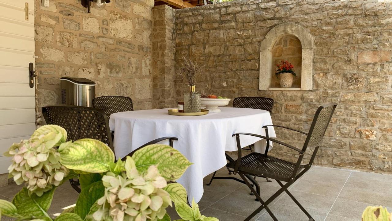 Heritage House Dvor Sutivan Esterno foto