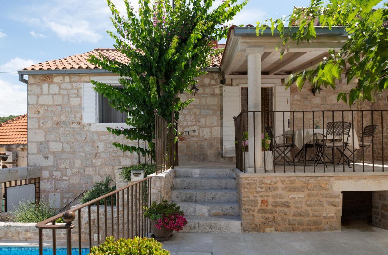 Heritage House Dvor Sutivan Esterno foto
